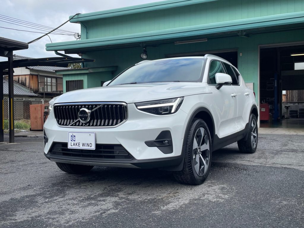 VOLVO　XC40　Ultra　B4　AWD　クリスタルホワイトプレミアムメタリック