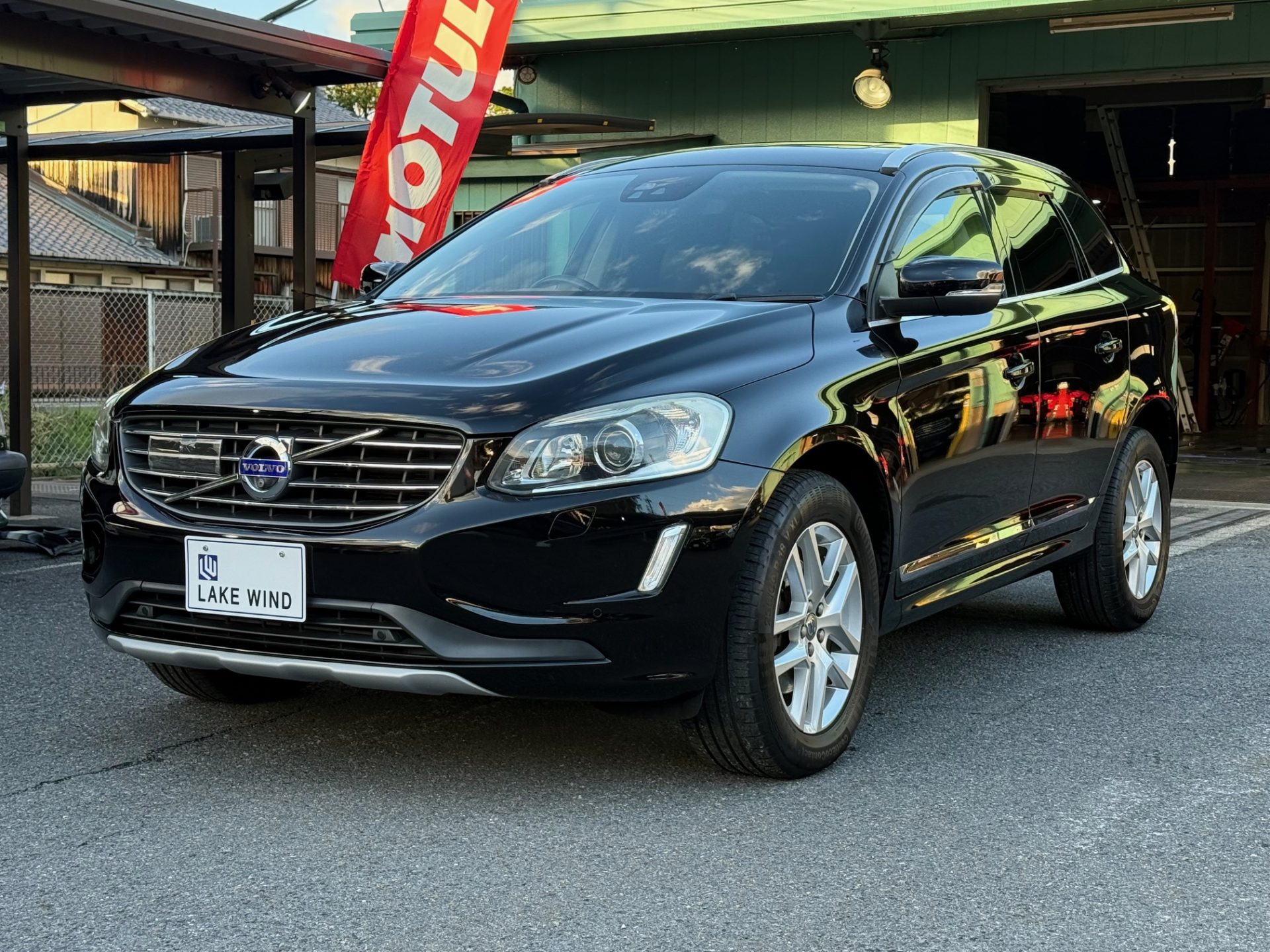 VOLVO XC60 D4 クラシック　オニキスブラックメタリック
